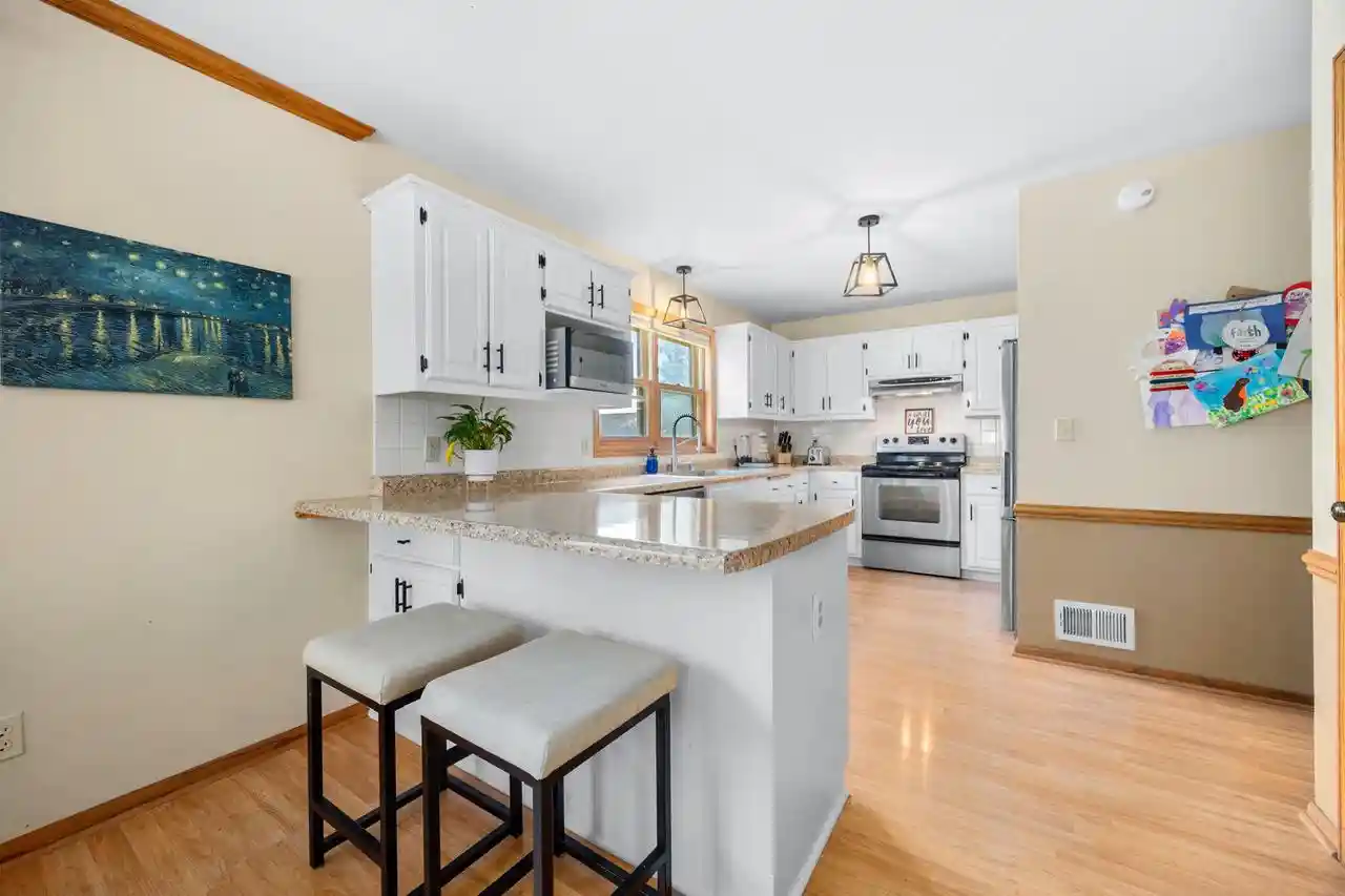 5th image of W145N10546 Heritage Hills Parkway Parkway, Germantown, WI 53022 | MLS# 1973780