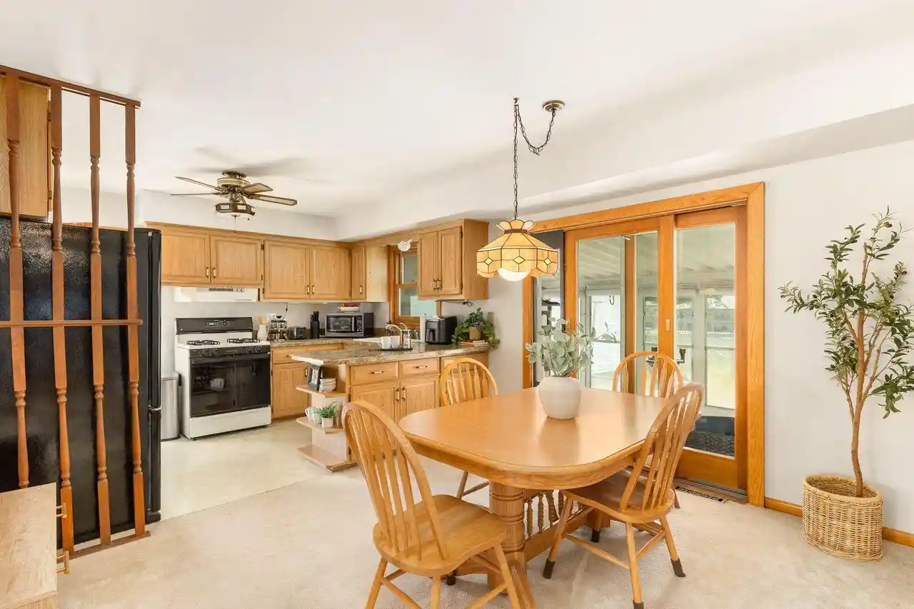 2nd image of N87w18091 Summit Dr Dr, Menomonee Falls, WI 53051 | MLS# 1973791