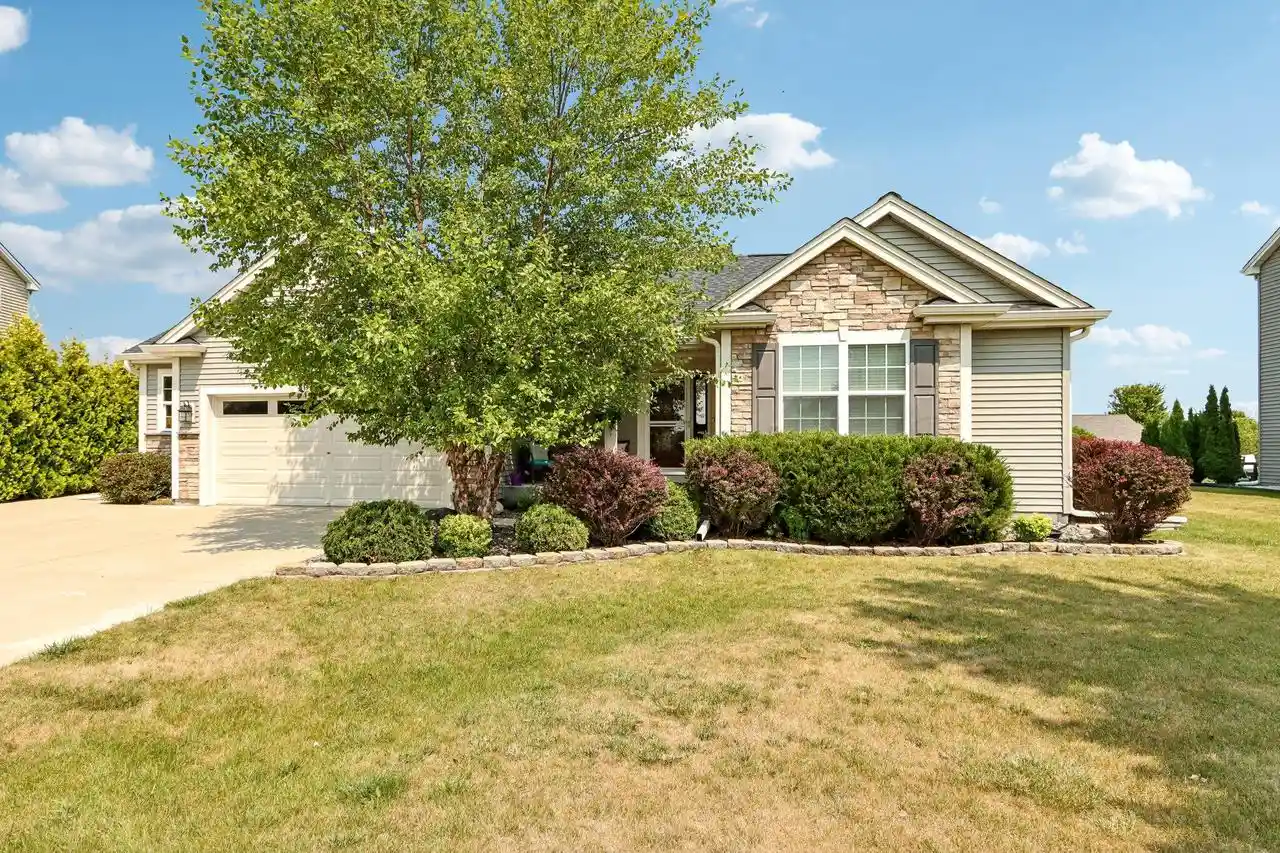 1st image of 8042 N Timber Ridge Dr Dr, Ixonia, WI 53036 | MLS# 1973794