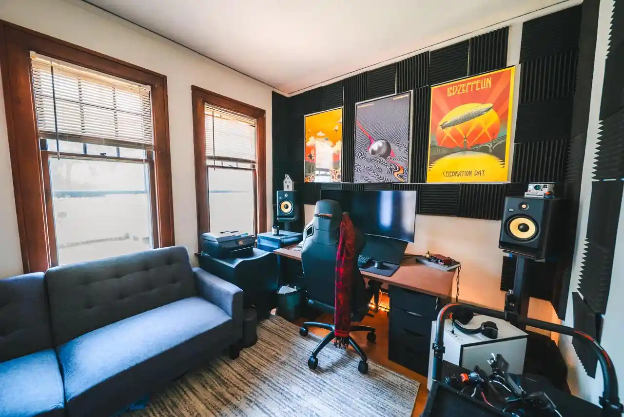Listing Photo 4 - Condo for sale in building located at 3043 N Bartlett Ave Ave, Milwaukee, WI 53211 - Unit #3045