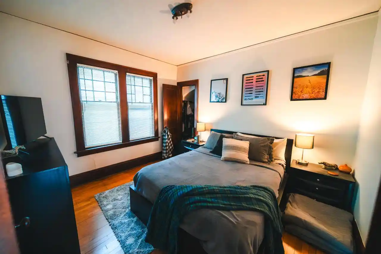 Listing Photo 5 - Condo for sale in building located at 3043 N Bartlett Ave Ave, Milwaukee, WI 53211 - Unit #3045