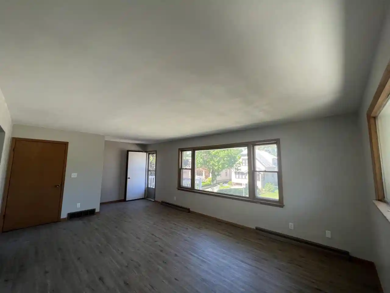 4th image of 2150 S 83rd St St, West Allis, WI 53219