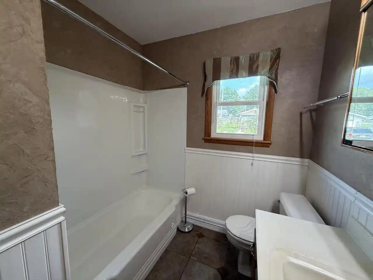 Photo 3 of Sale Pending at 546 3rd Avenue N Avenue N, Onalaska, WI 54650 | MLS# 1973808 | Listing updated on 2026-08-22