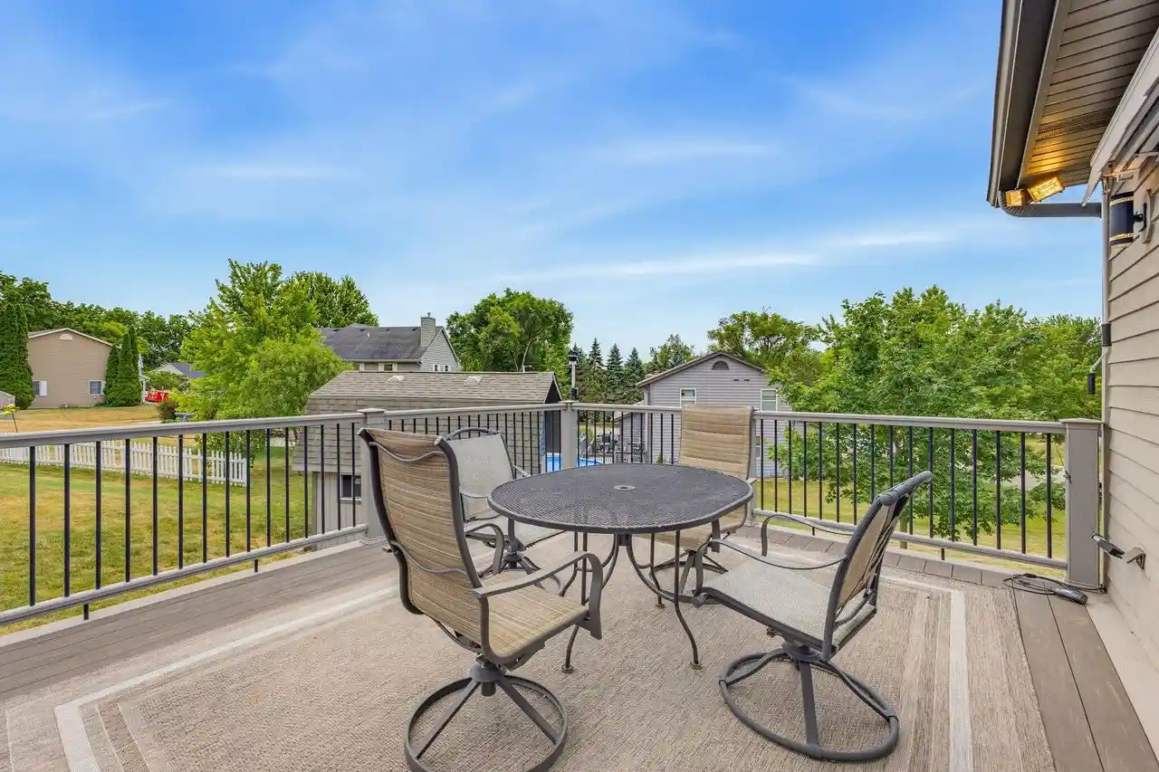 4th image of 548 Fox River Hills Dr Dr, Waterford, WI 53185 | MLS# 1973816