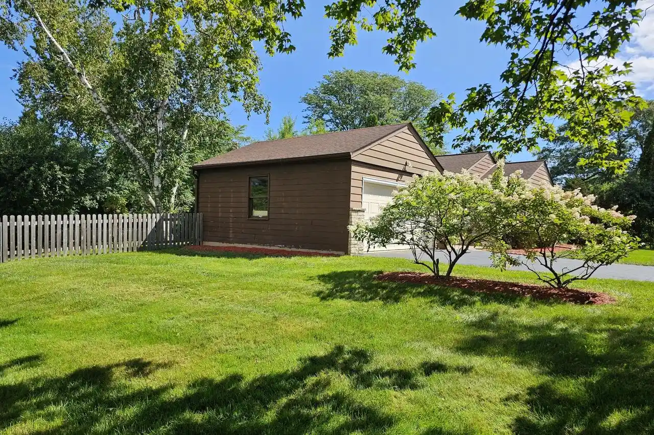 54th image of 850 E Ellsworth Lane Lane, Milwaukee, WI 53217 | MLS# 1973817