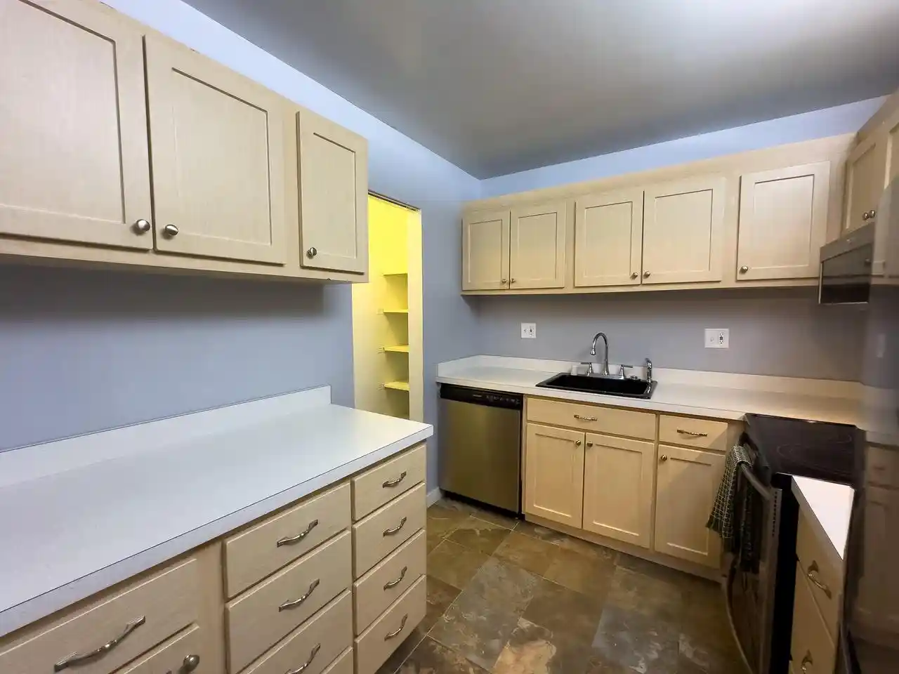 Listing Photo 4 - Condo for sale in building located at 2300 W Good Hope Rd Rd, Glendale, WI 53209 - Unit #339