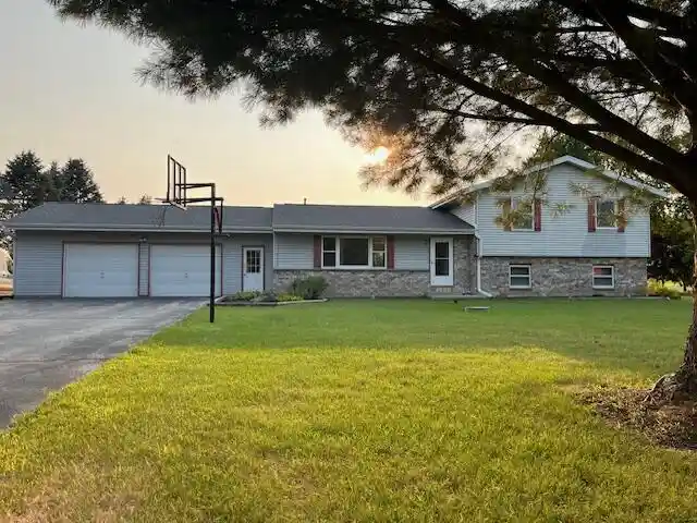 1st image of 3967 Ernst Dr Dr, Hartford, WI 53027 | MLS# 1973825
