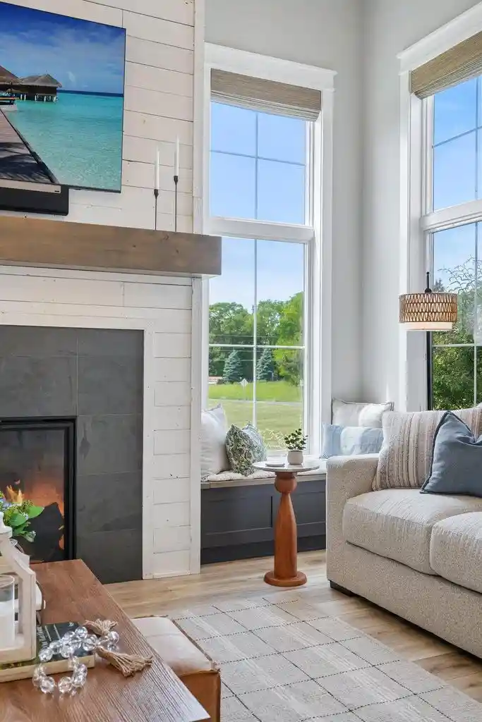 2nd image of 560 Cedar Lane Lane, Oconomowoc, WI 53066 | MLS# 1973830