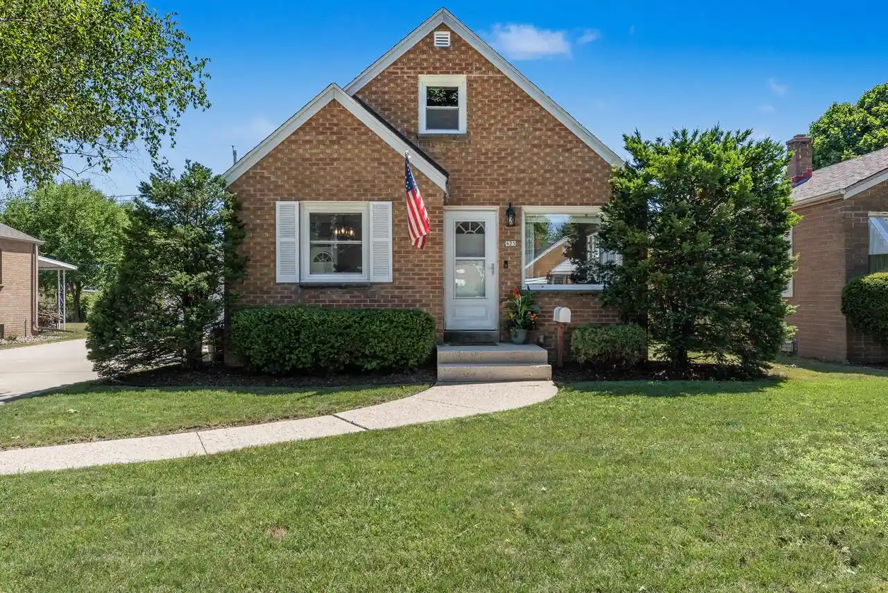 1st image of 425 W Van Norman Avenue Avenue, Milwaukee, WI 53207 | MLS# 1973836