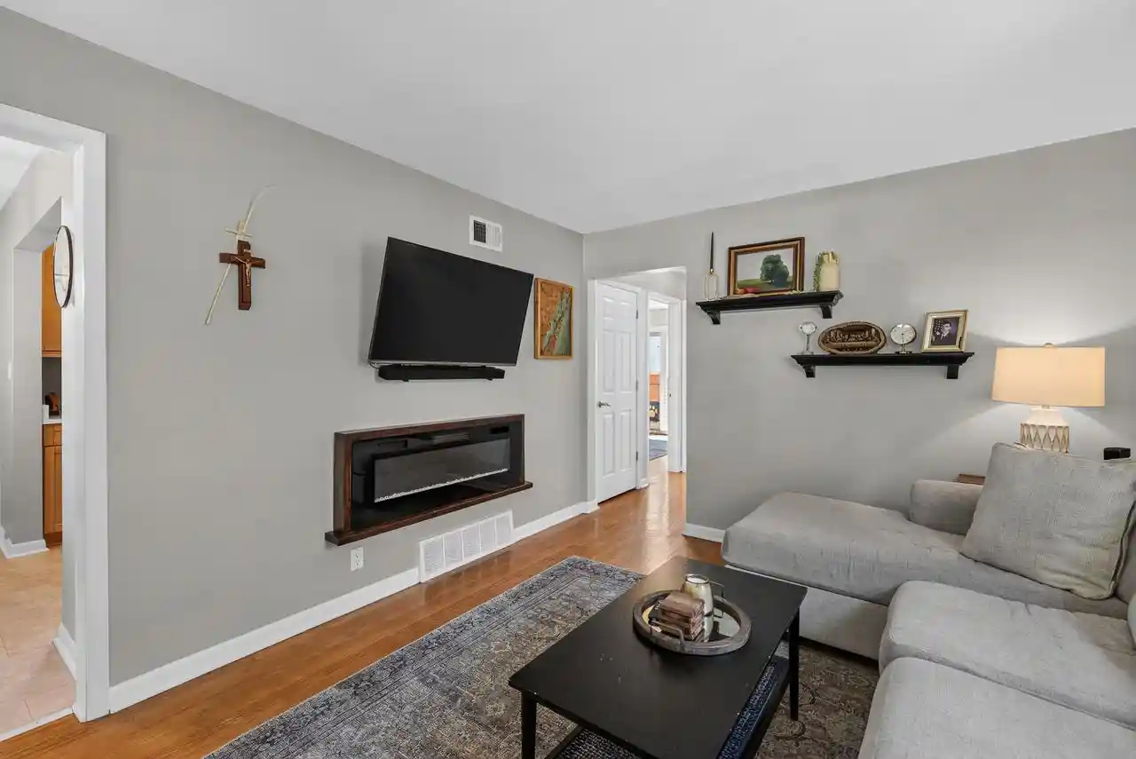 3rd image of 425 W Van Norman Avenue Avenue, Milwaukee, WI 53207 | MLS# 1973836