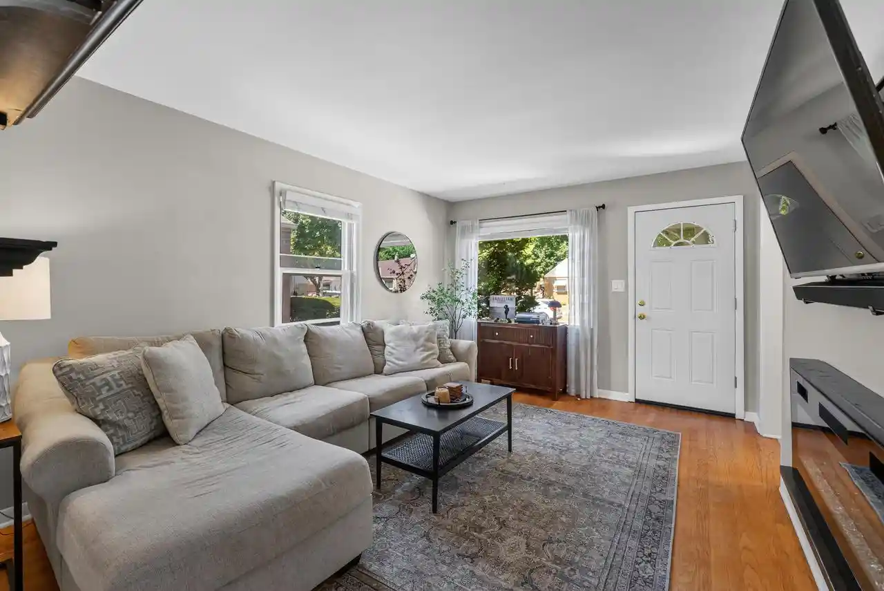 4th image of 425 W Van Norman Avenue Avenue, Milwaukee, WI 53207 | MLS# 1973836