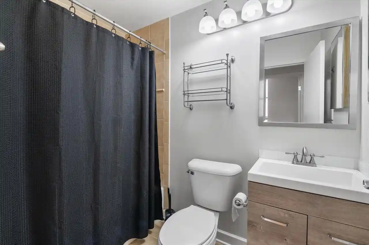 2nd image of 234 N Broadway, Milwaukee, WI 53202