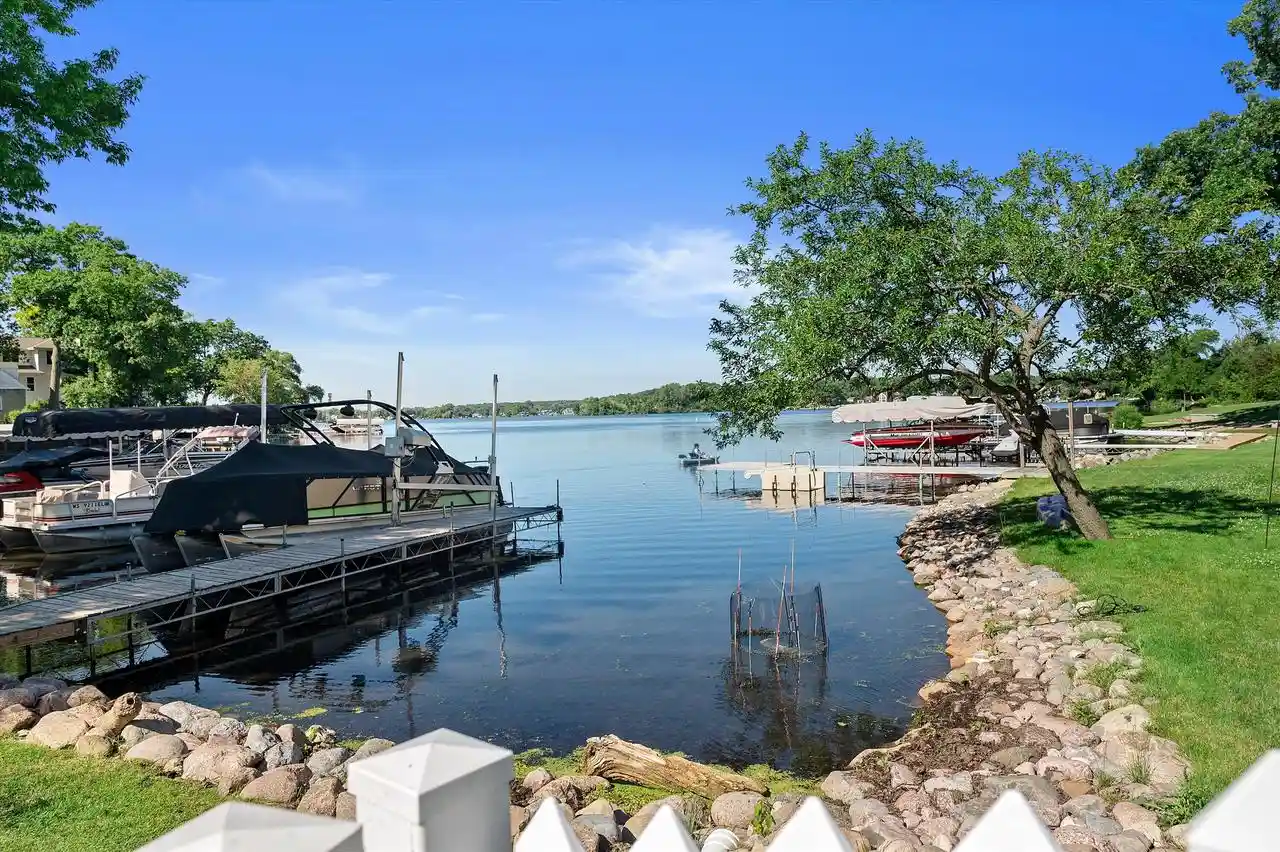 2nd image of S68w18031 Island Dr Dr, Muskego, WI 53150 | MLS# 1973867