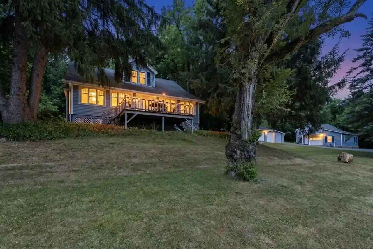 1st image of 21650 W Valley Dr Dr, New Berlin, WI 53146 | MLS# 1973869