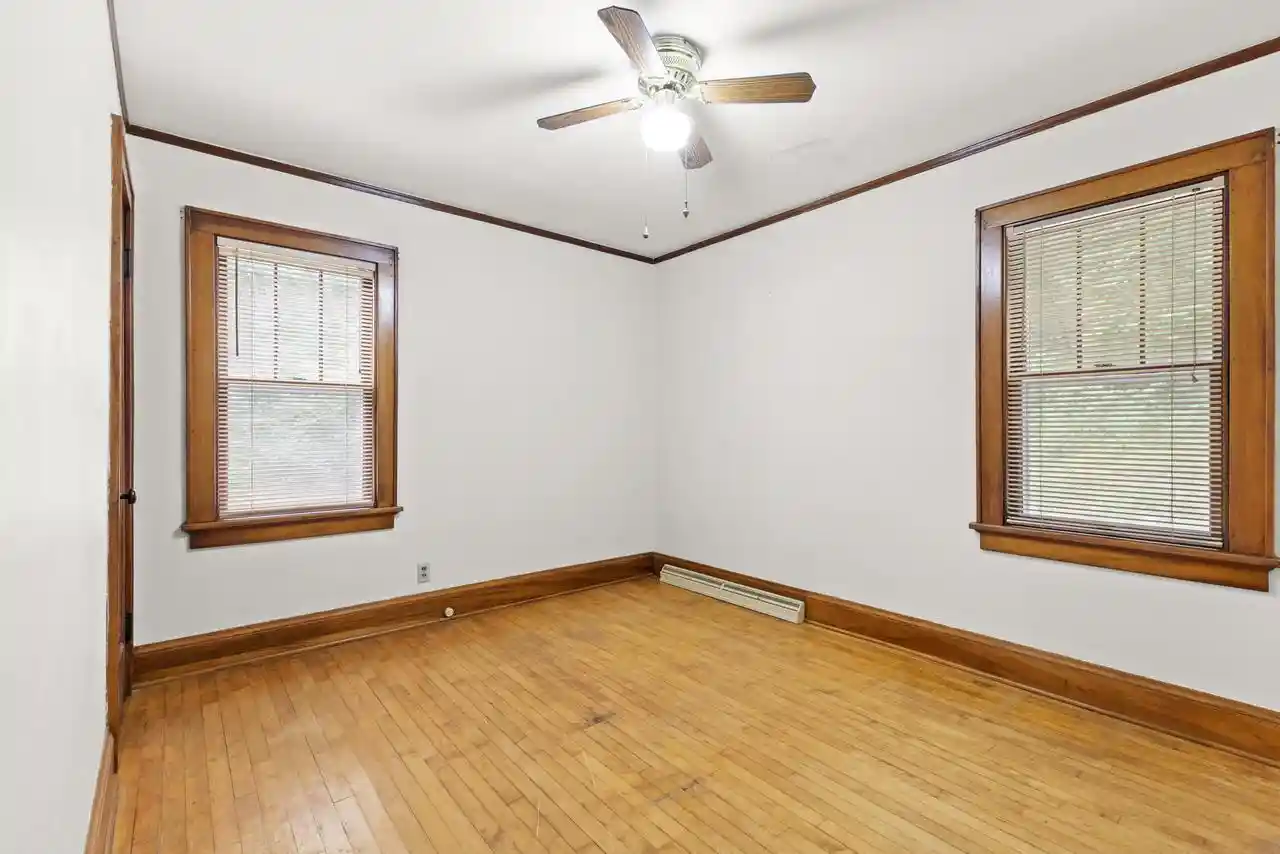 3rd image of 21650 W Valley Dr Dr, New Berlin, WI 53146 | MLS# 1973869