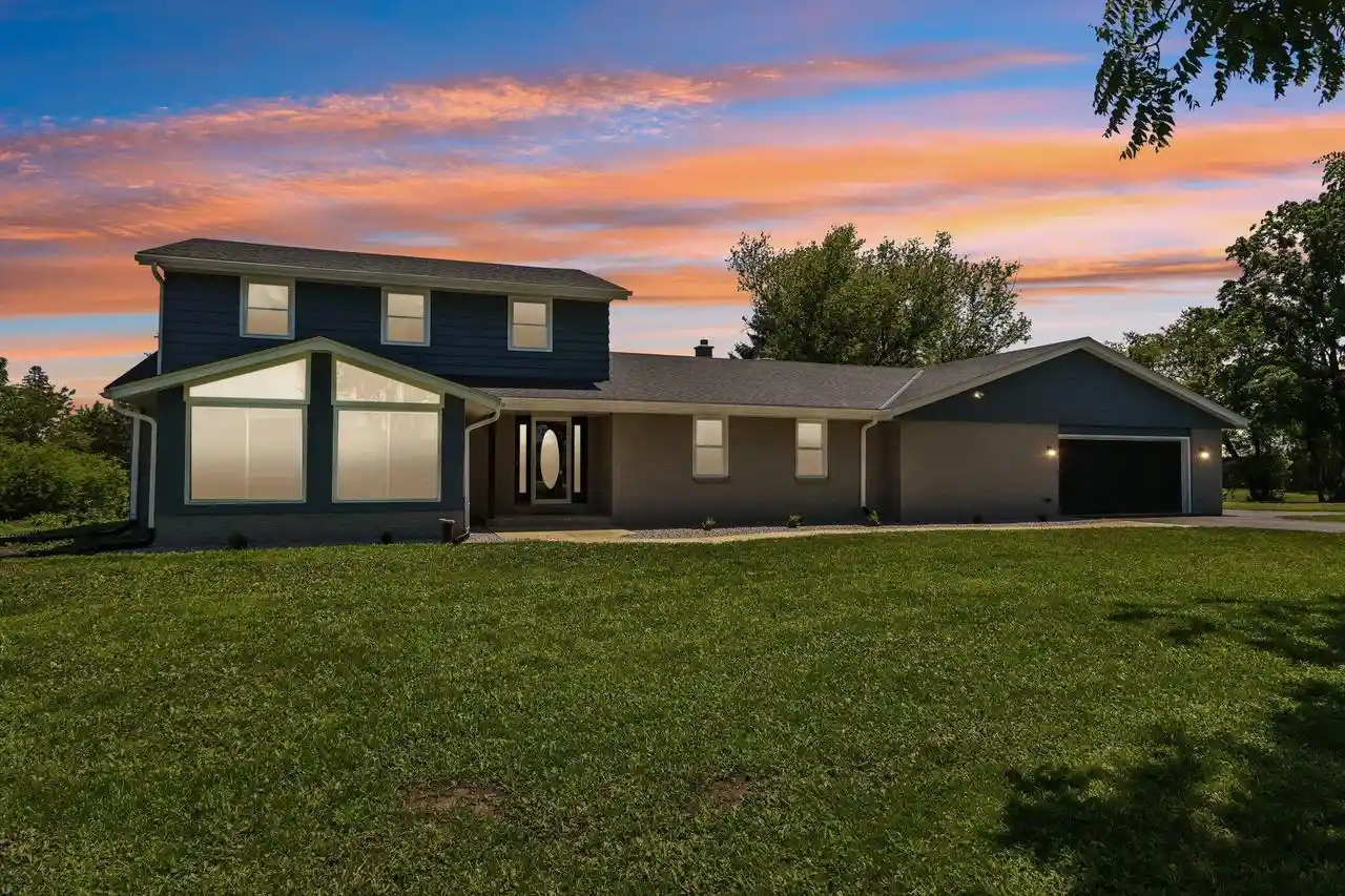 image of 10780 S 92nd Street Street, Franklin, WI 53132 | MLS# 1973870