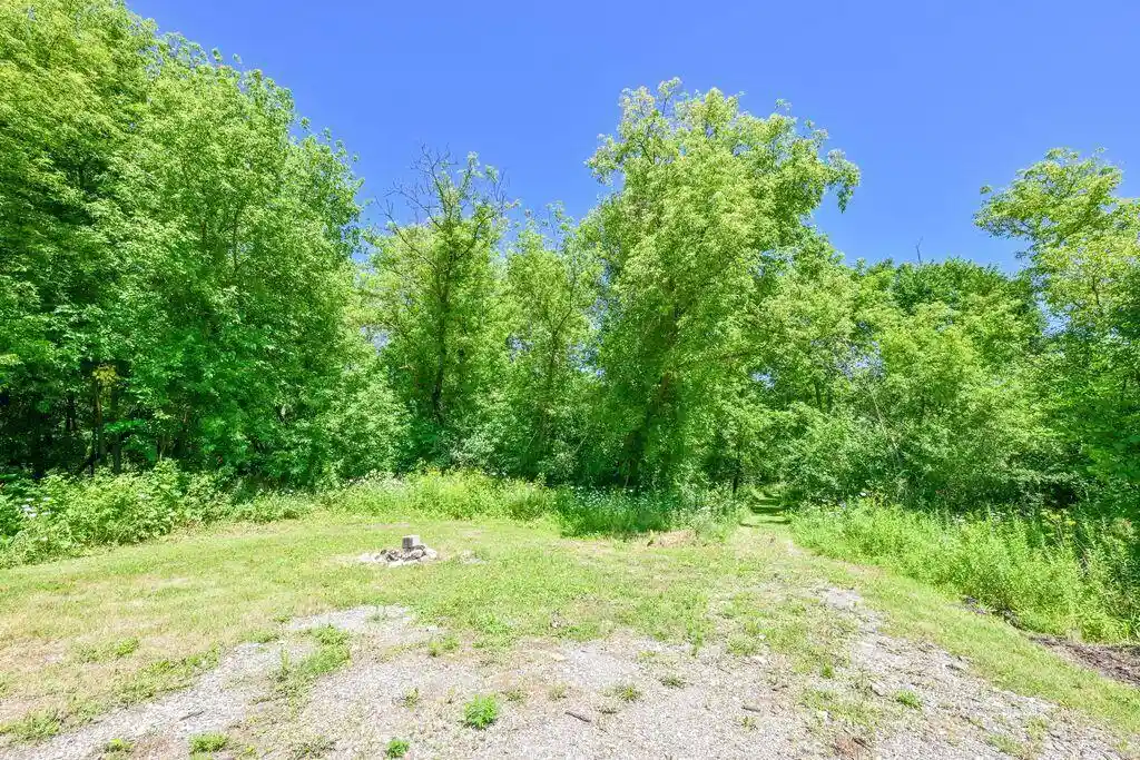 12th image of 150 W Rusco Dr Dr, West Bend, WI 53095 | MLS# 1973893