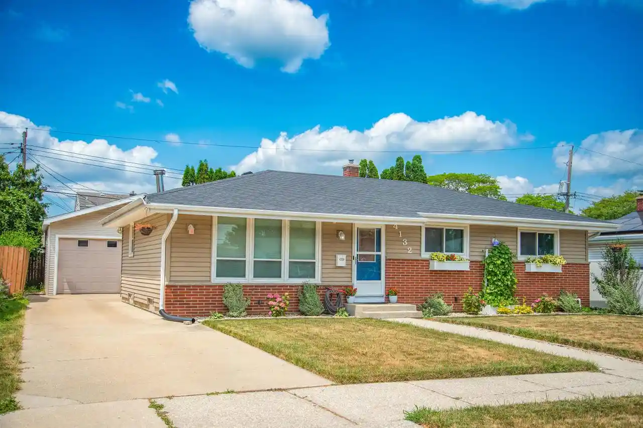 1st image of 4132 Lasalle Street Street, Racine, WI 53402 | MLS# 1973886