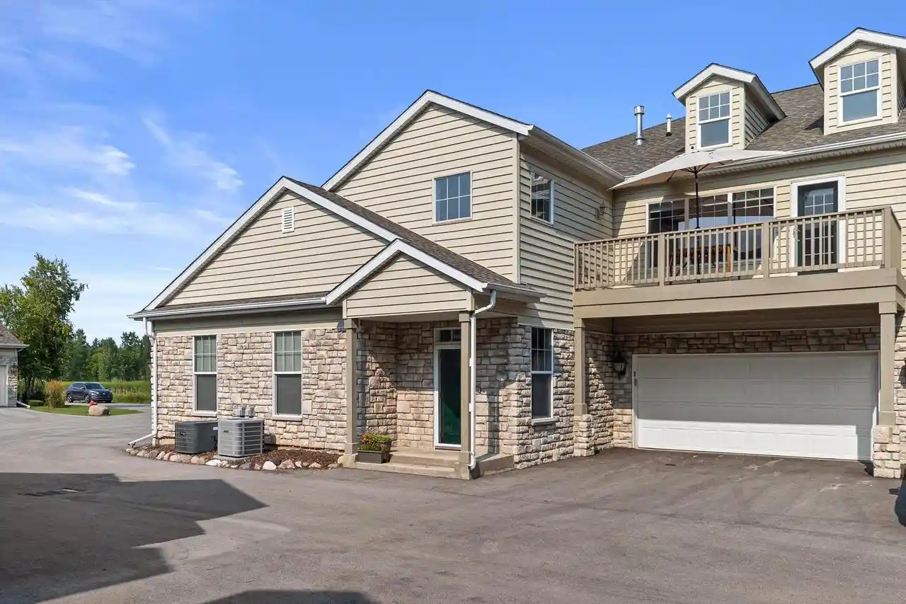1st image of N16w26401 Meadowgrass Circle Circle #D, Pewaukee, WI 53072 | MLS# 1973888
