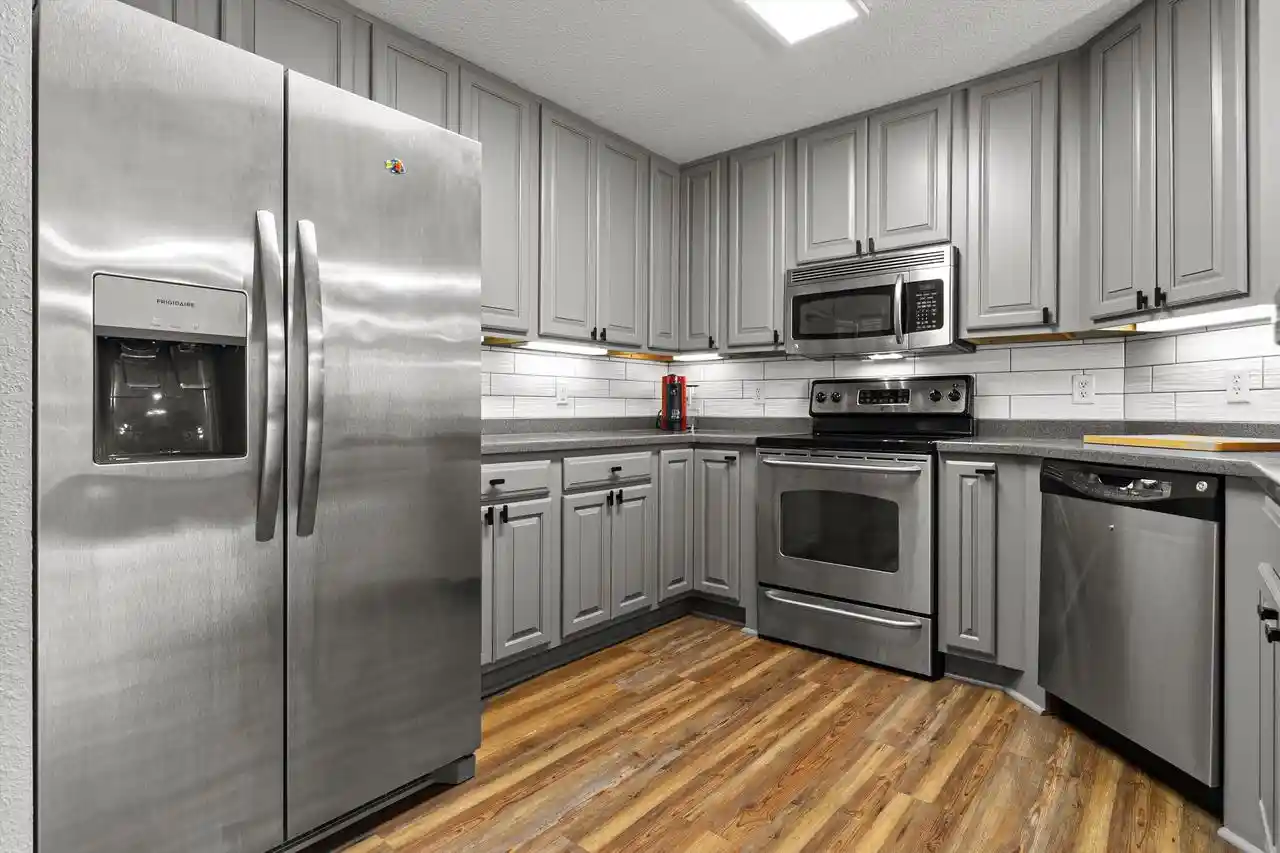 2nd image of N16w26401 Meadowgrass Cir Cir, Pewaukee, WI 53072