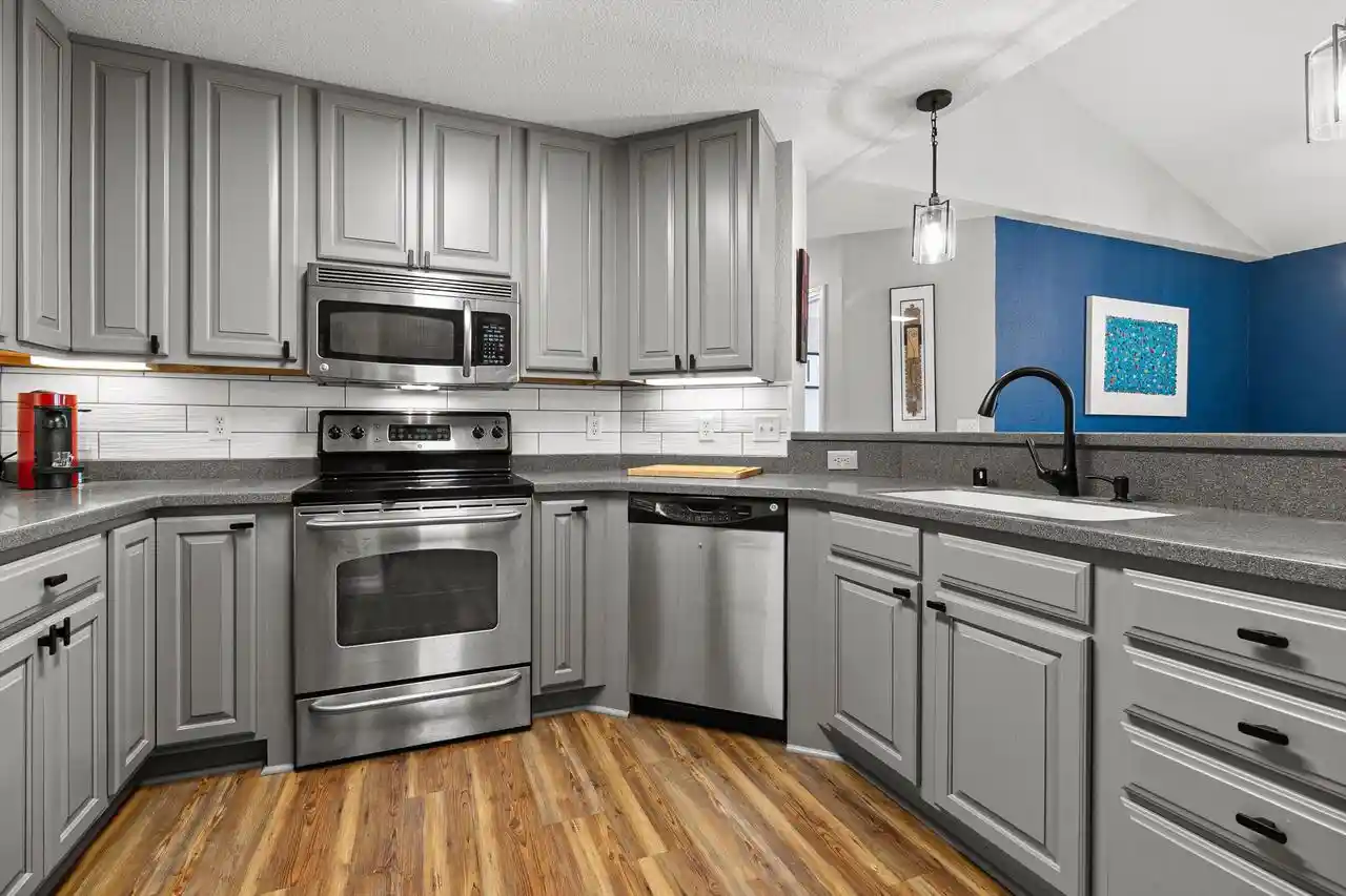 28th image of N16w26401 Meadowgrass Circle Circle #D, Pewaukee, WI 53072 | MLS# 1973888