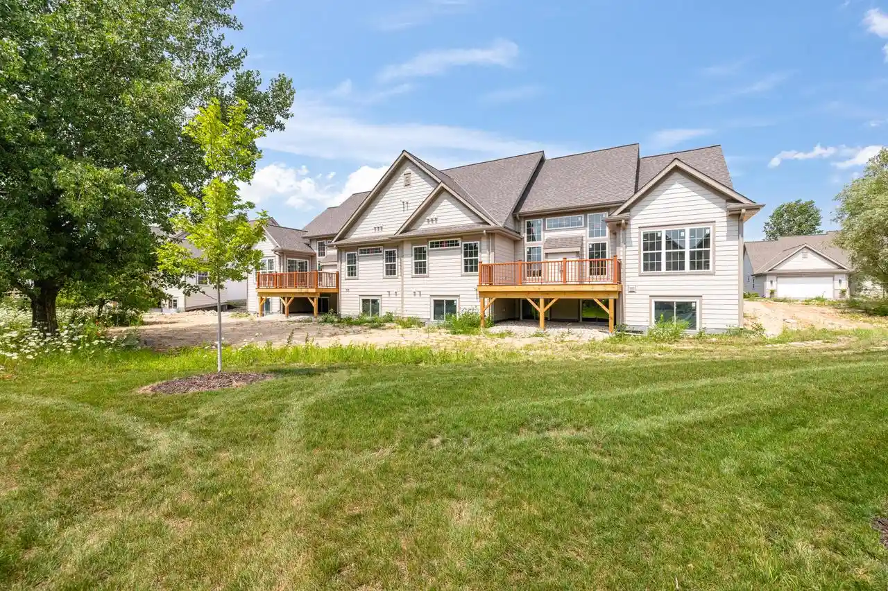 3rd image of 1793 Cedar Ridge Dr Dr, Slinger, WI 53086