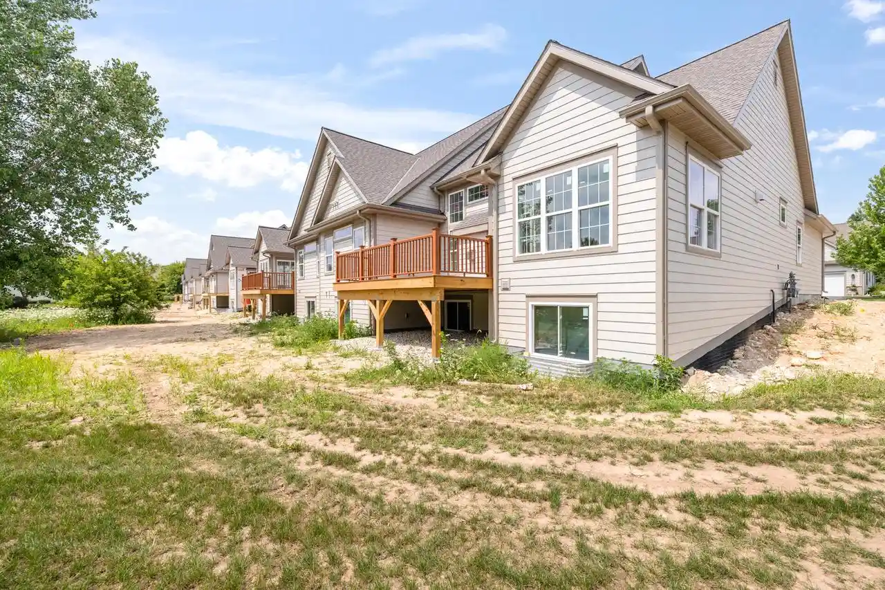 5th image of 1793 Cedar Ridge Dr Dr, Slinger, WI 53086