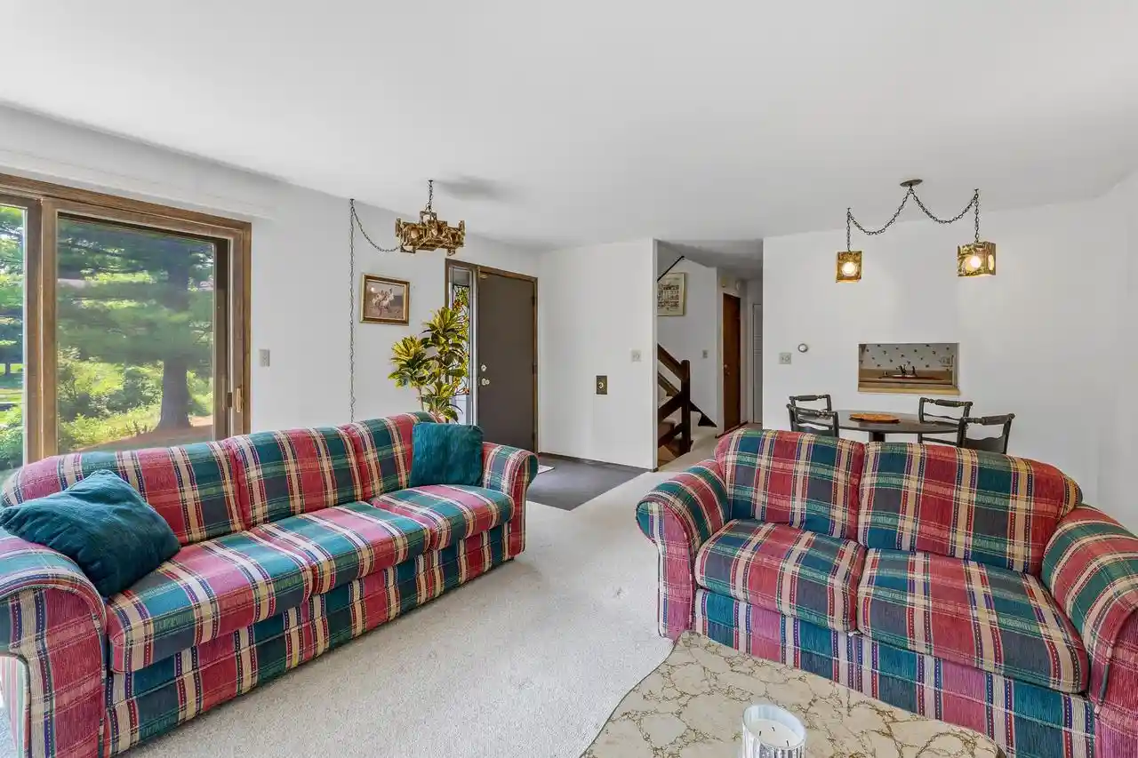 4th image of 81 Point Elkhart Dr Dr, Elkhart Lake, WI 53020 | MLS# 1973915