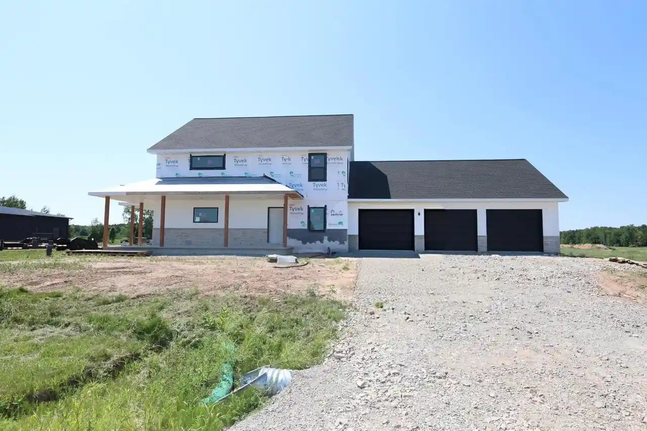 Photo 1 of Single family home for sale at 14217 Velp Avenue Avenue, Suamico, WI 54173 | MLS# 50330036 | Listing updated on 2026-07-30