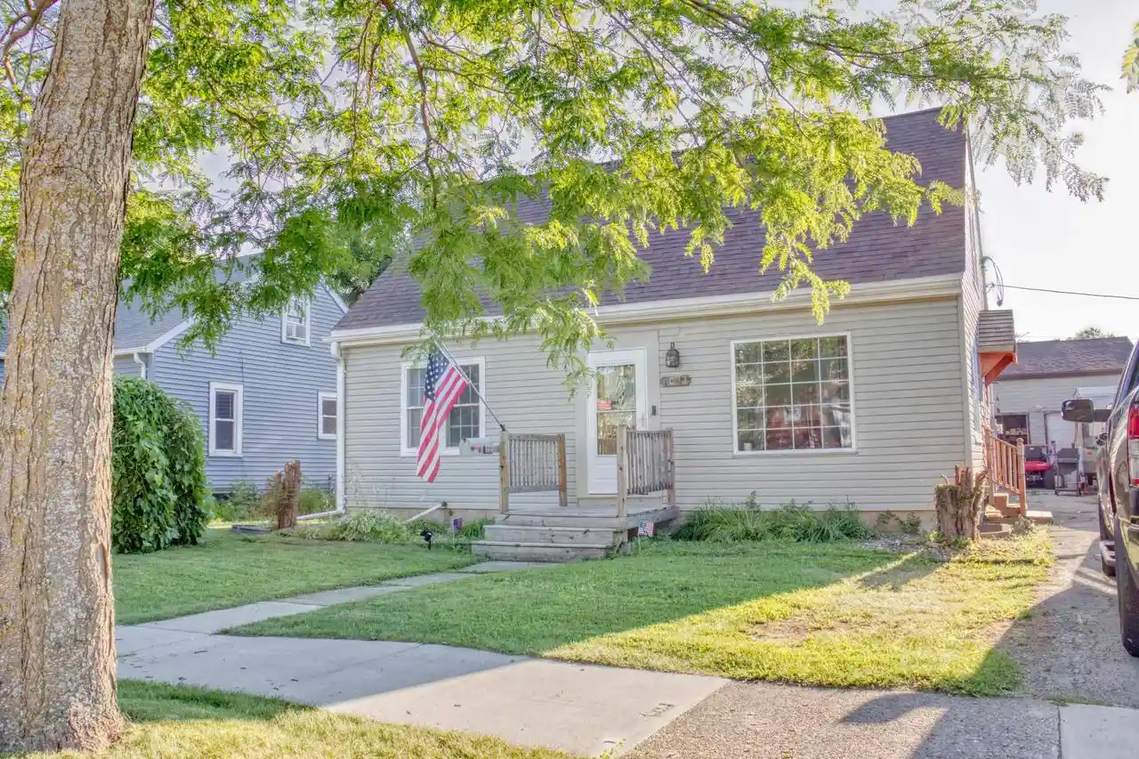 1st image of 1013 N Linwood Avenue Avenue, Appleton, WI 54914 | MLS# 50330039