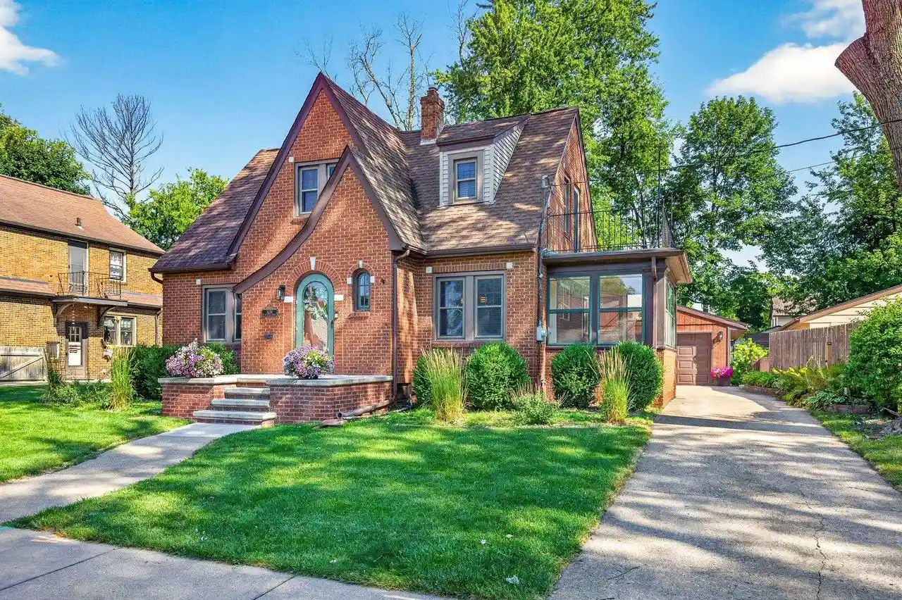1st image of 1036 W Oklahoma Street Street, Appleton, WI 54914 | MLS# 50330040