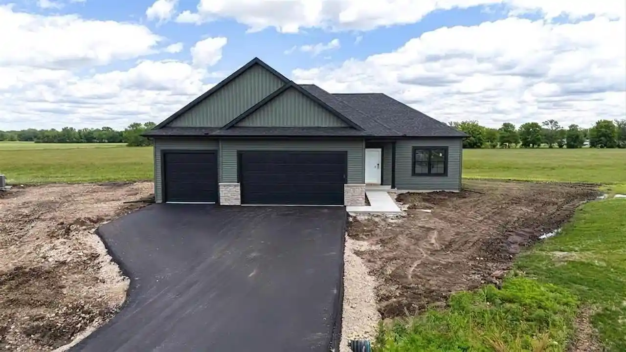 1st image of 1960 Sequoia Dr Dr, Janesville, WI 53545 | MLS# 2029234