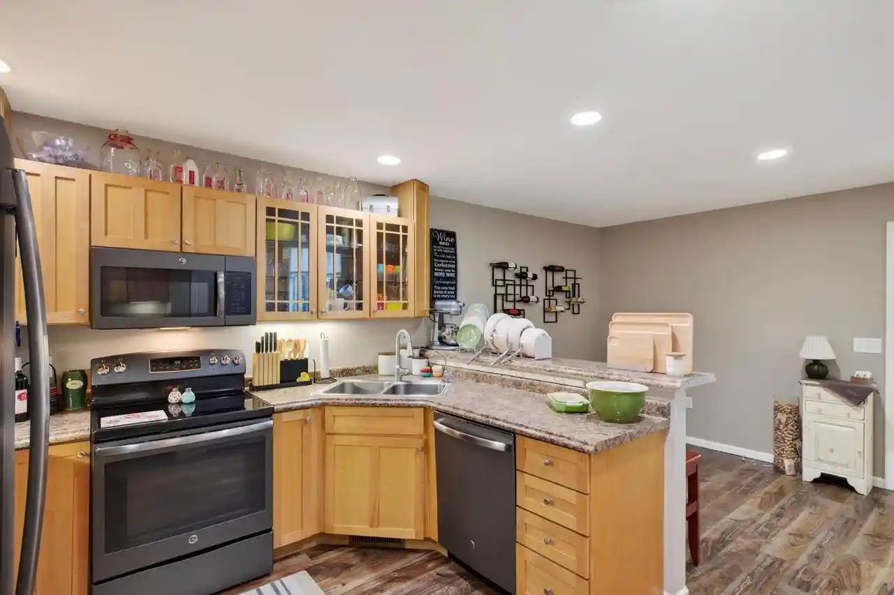 2nd image of 1121 Hearthstone Pl Pl, Plover, WI 54467 | MLS# 22603632