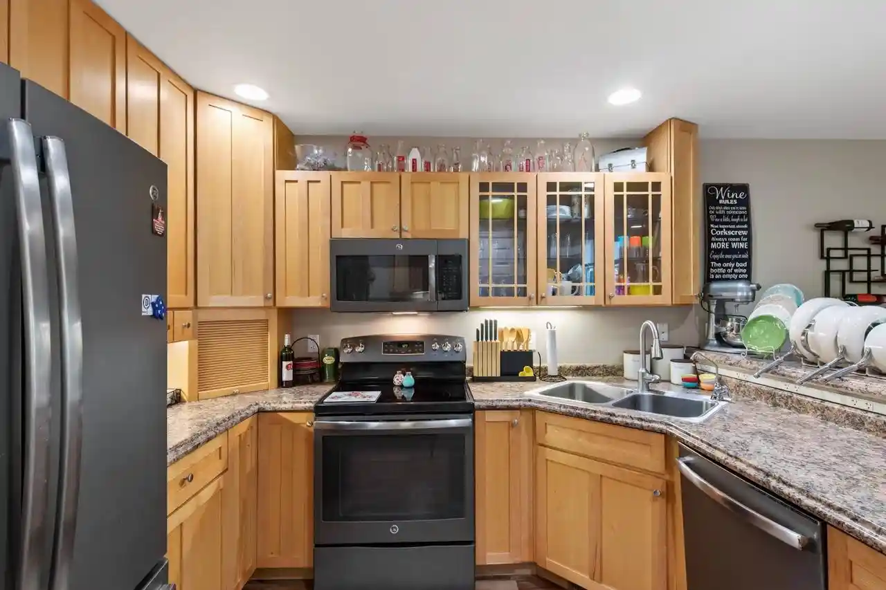 3rd image of 1121 Hearthstone Pl Pl, Plover, WI 54467 | MLS# 22603632