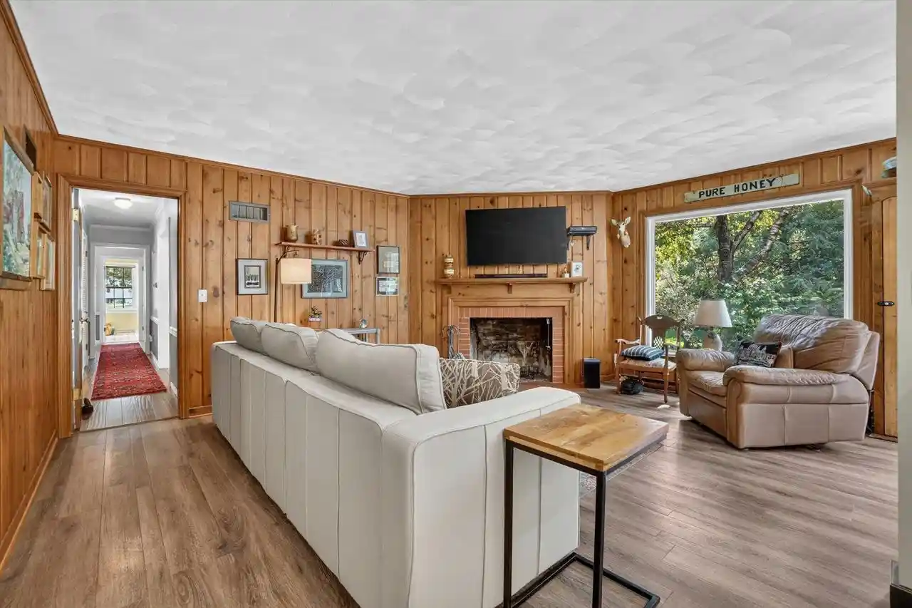 3rd image of 507 Apache Dr Dr, Janesville, WI 53545 | MLS# 2029243