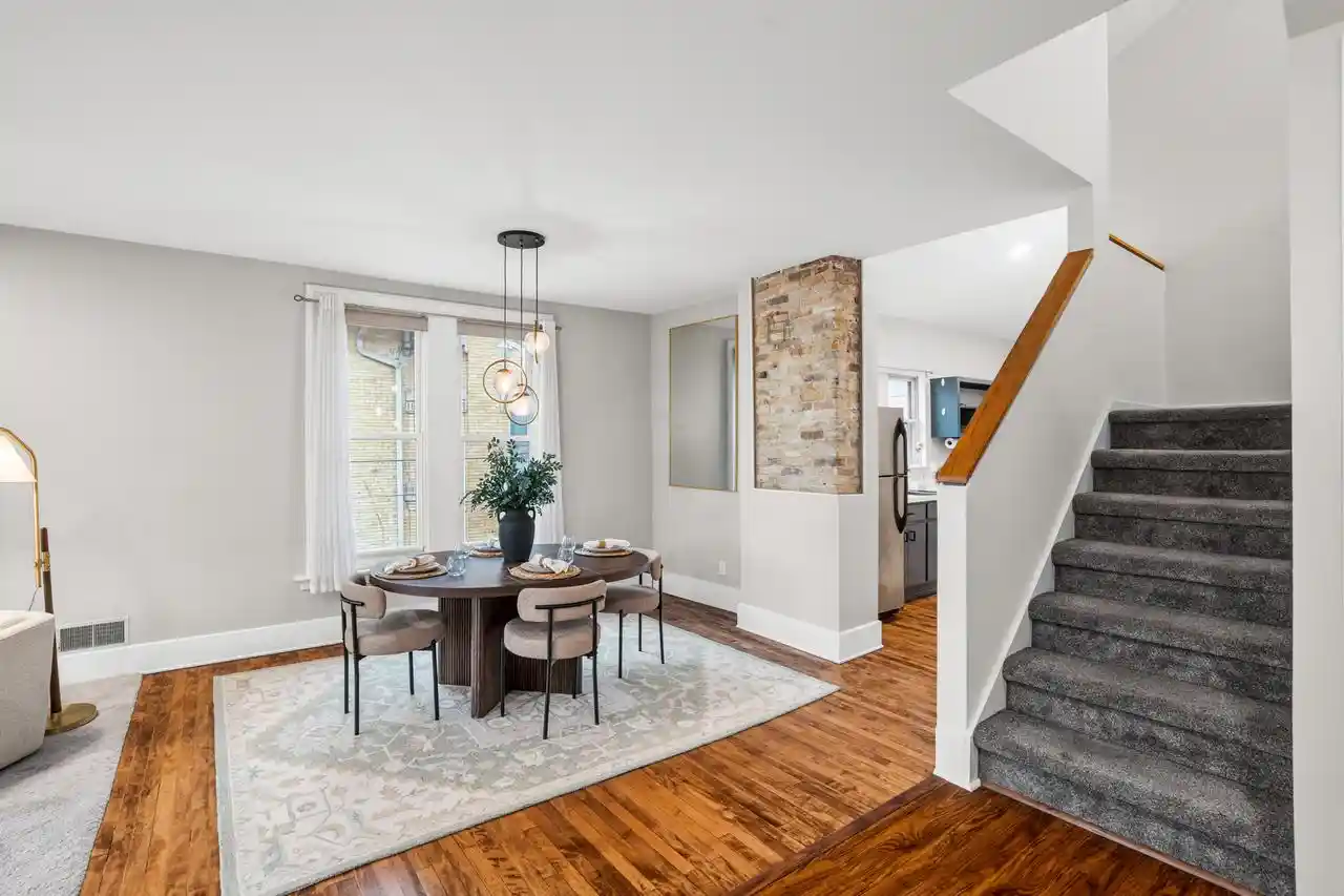 4th image of 920 E Pleasant St St, Milwaukee, WI 53202