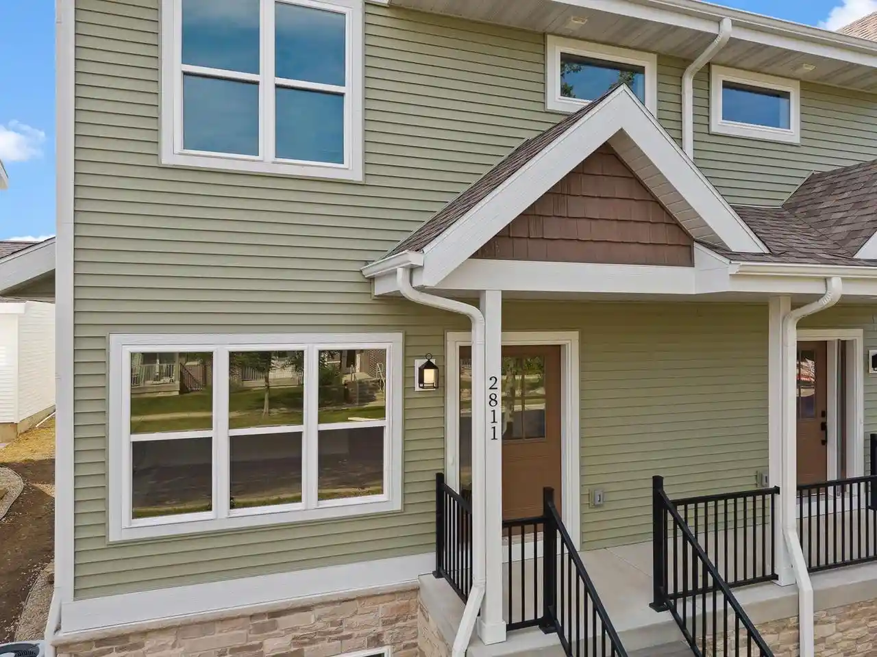 1st image of 2811 Crinkle Root Dr Dr, Fitchburg, WI 53711 | MLS# 2029244