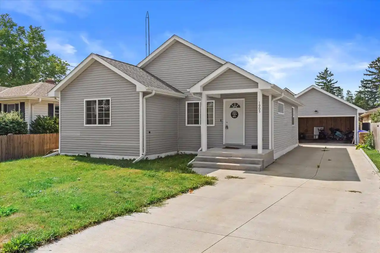 Photo 1 of Single family home for sale at 1905 34th Street Street, Kenosha, WI 53140 | MLS# 1973933 | Listing updated on 2026-09-16