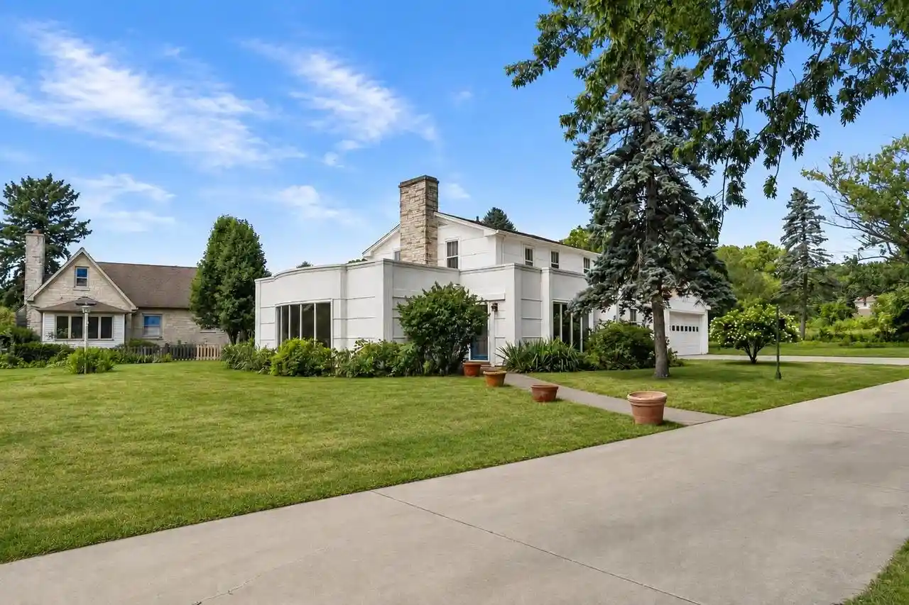 1st image of 1214 Riverside Dr Dr, Fort Atkinson, WI 53538 | MLS# 2029239
