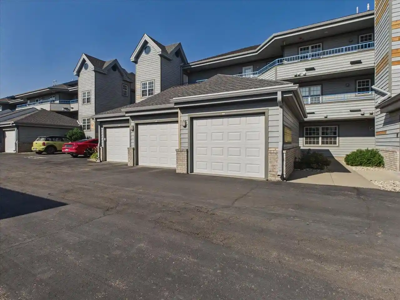 3rd image of 5383 Mariners Cove Dr Dr #405, Madison, WI 53704 | MLS# 2029245