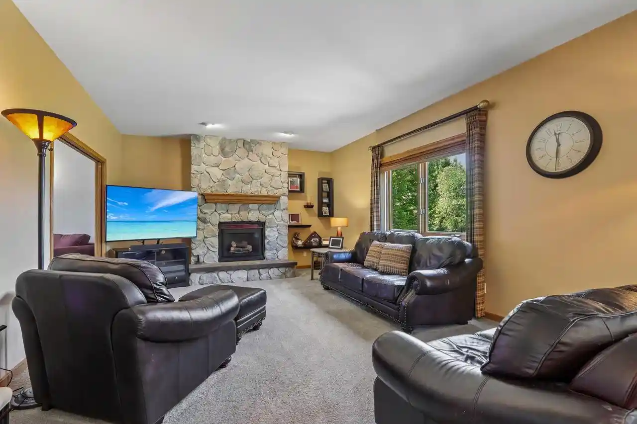 2nd image of 5120 Old Farm Road Road, Caledonia, WI 53402 | MLS# 1973940