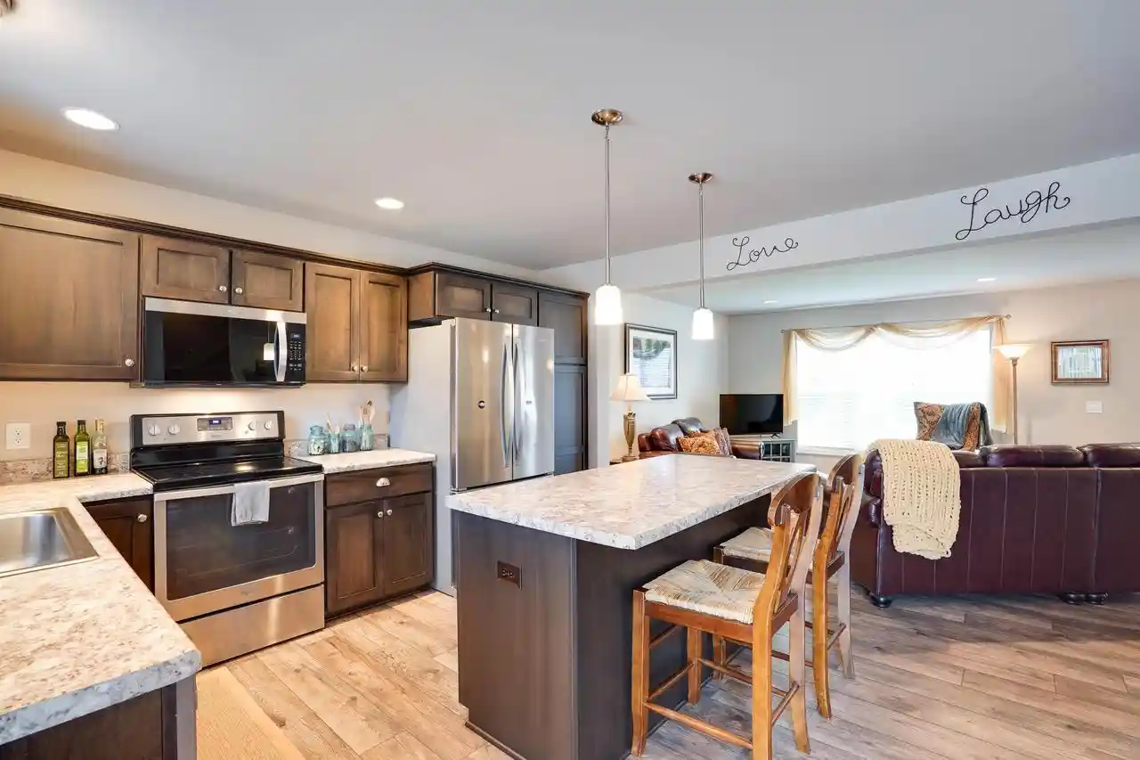 4th image of 6040 Saturn Dr Dr, Madison, WI 53718 | MLS# 2029247