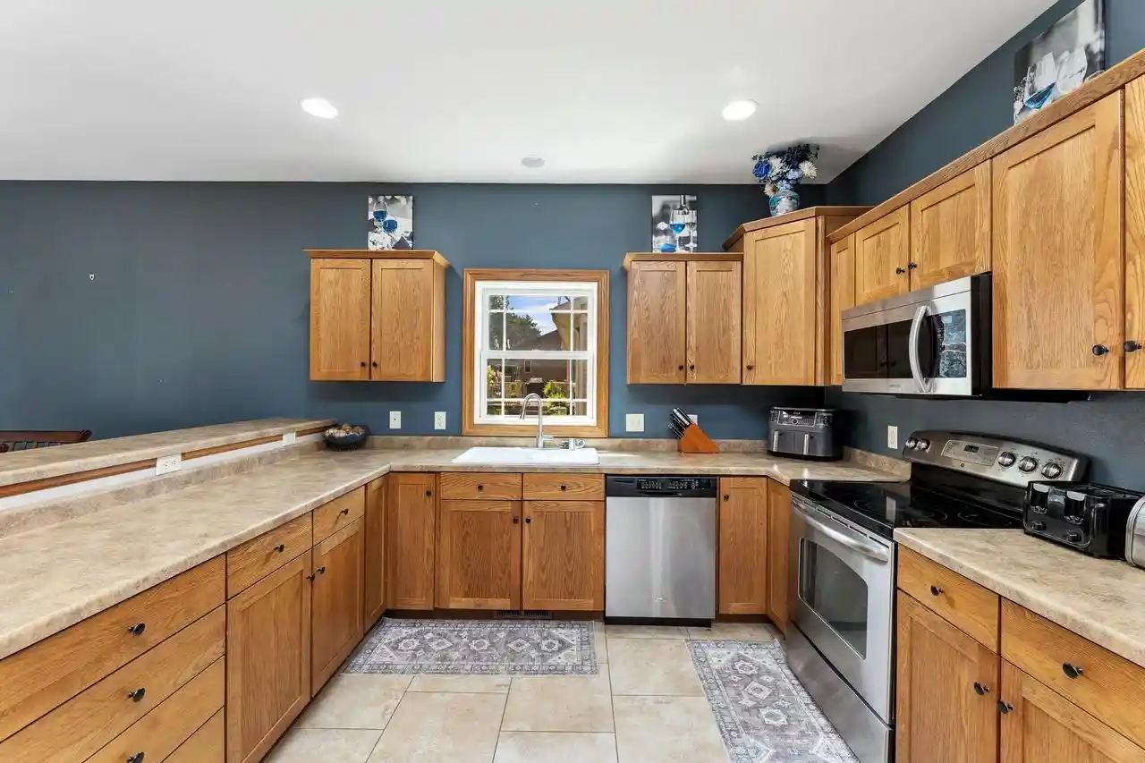 Photo 3 of Single family home for sale at 4086 Pineview Street Street, Onalaska, WI 54650 | MLS# 1973946 | Listing updated on 2026-09-18