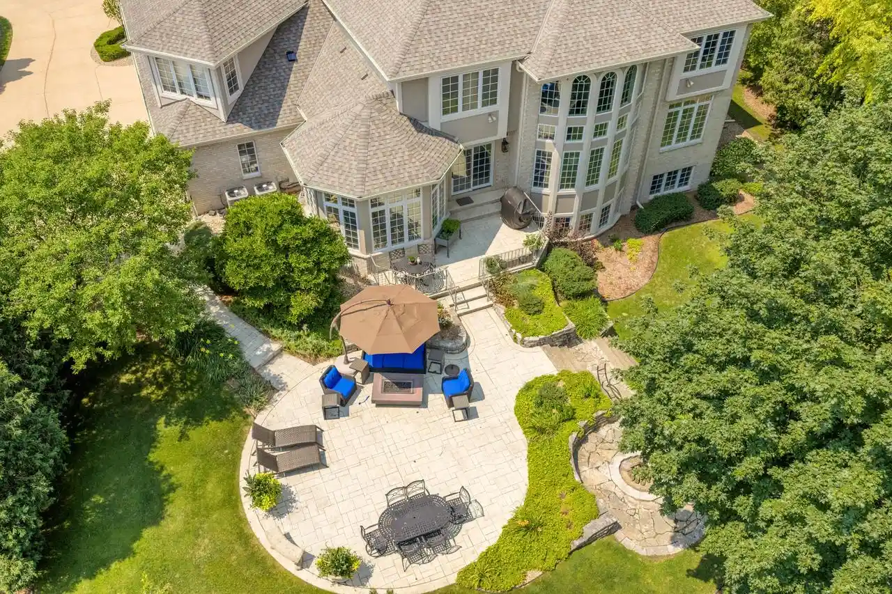3rd image of 800 Ponderosa Dr N Dr N, Hartland, WI 53029 | MLS# 1973948
