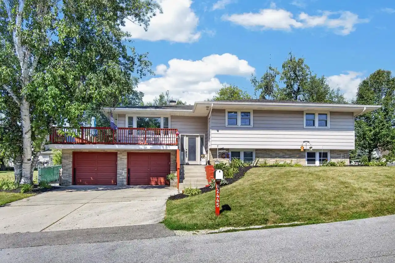 1st image of N2445 Fisk Dr Dr, Burlington, WI 53105 | MLS# 1973952