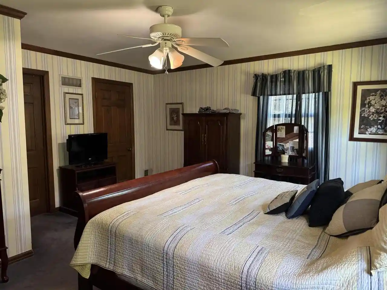 4th image of W377S2161 Gramling Lane Lane, Dousman, WI 53118 | MLS# 1973951