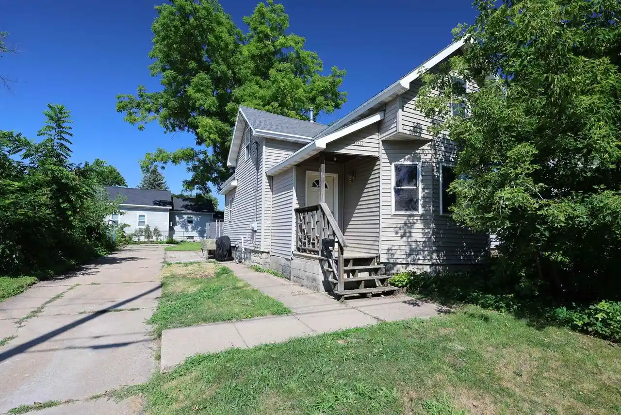 1st image of 1407 N Main Street Street, Oshkosh, WI 54901 | MLS# 50330079