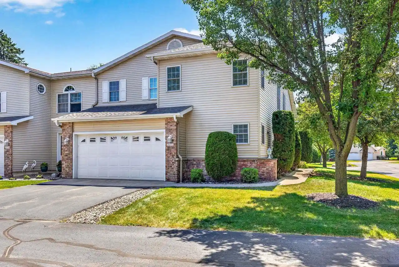1st image of 1027 E Green Tree Court Court, Appleton, WI 54915 | MLS# 50330088