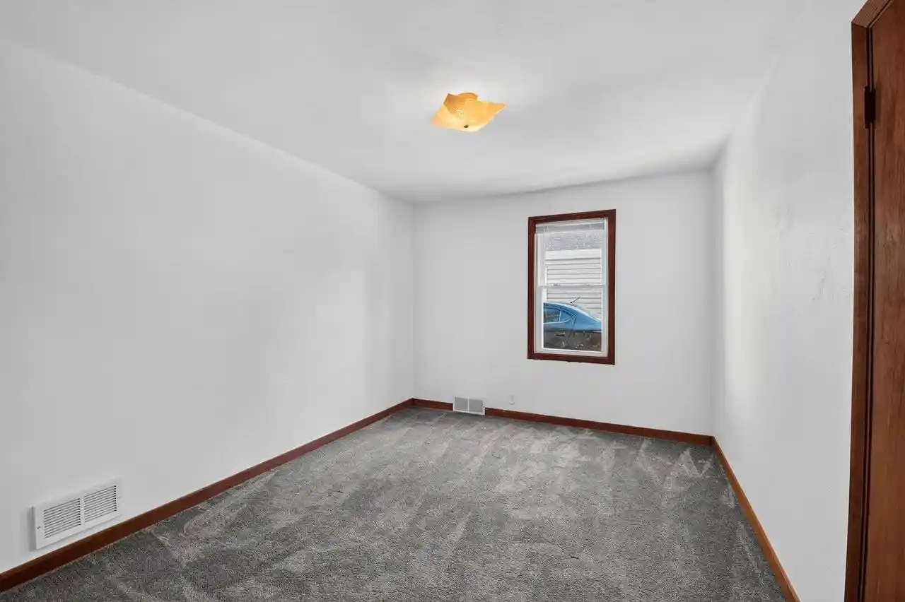 2nd image of 110 S Platten Street Street, Green Bay, WI 54303 | MLS# 50330085