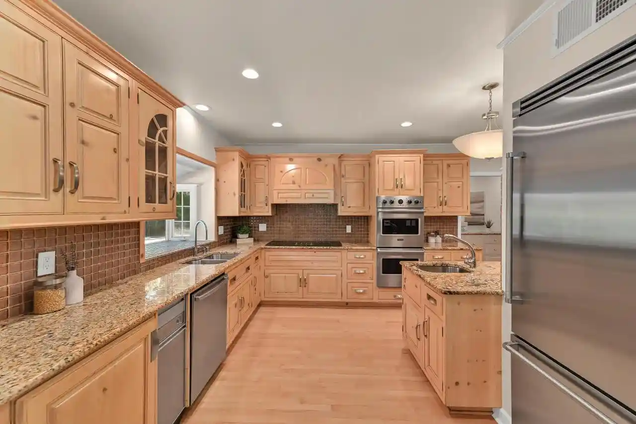 46th image of 229 W Indian Creek Court Court, Milwaukee, WI 53217 | MLS# 1973963